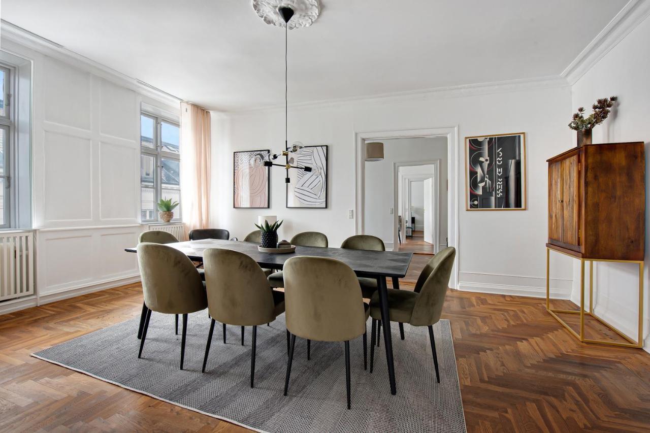 Sanders Square - Spacious Six-Bedroom Apartment Near Amalienborg Kopenhagen Exterior foto